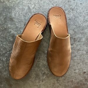 Beek leather mules